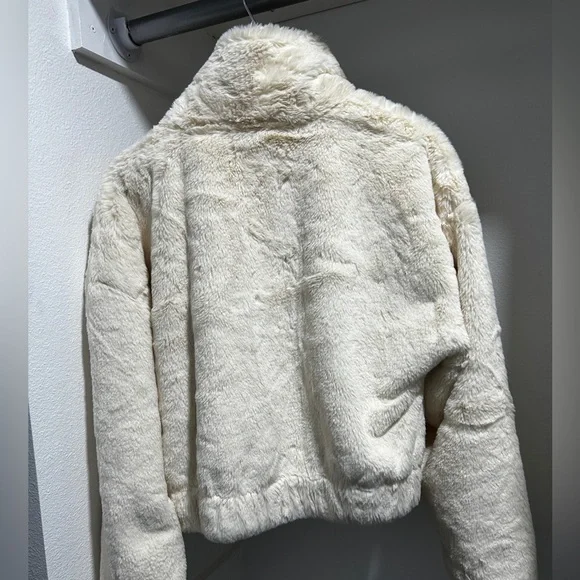BB Dakota by Steve Madden Faux Fur Bomber. NWT. L. - Picture 10 of 10